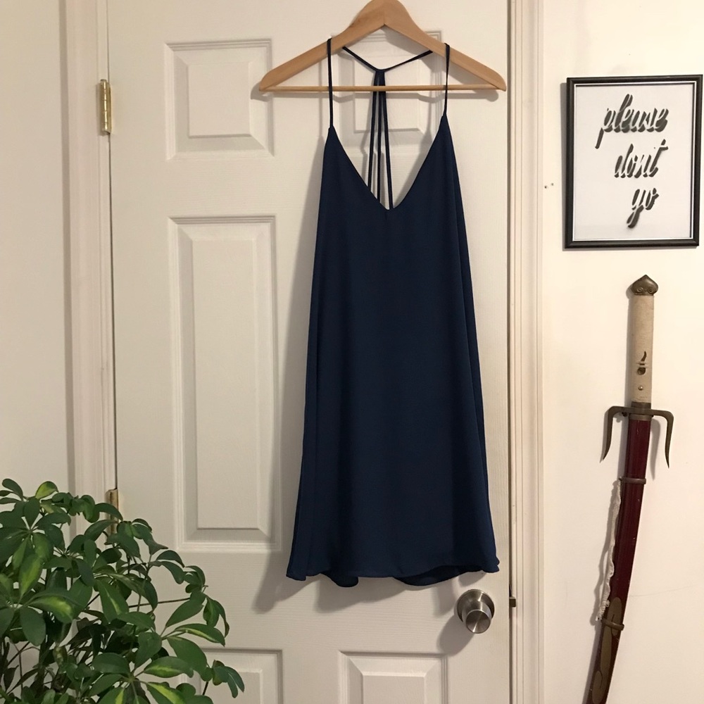 Size L blue loose, low cut dress